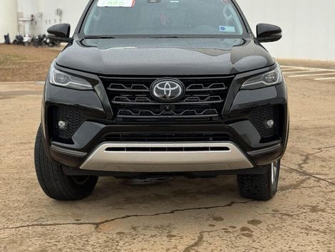 Toyota Hilux SW4 SRX 4x4 2.8 TDI 16V Dies. Aut.