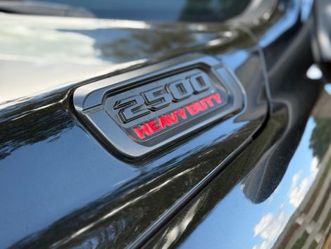 RAM 2500 LARAM. 6.7 NIGHT ED. TB CD 4x4 Die.