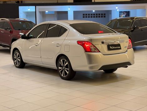 Nissan VERSA SL 1.6 16V FlexStart 4p Aut.