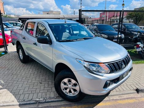 Mitsubishi L200 Triton Sport GLX 2.4 CD Diesel Mec.