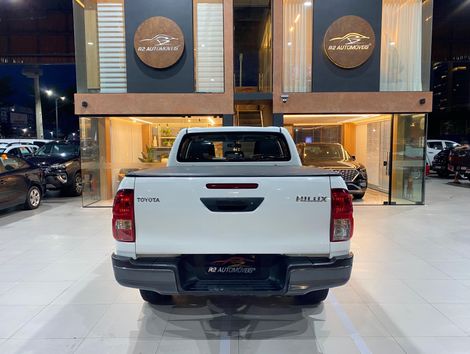 Toyota Hilux CD 4x4 2.8 Diesel Mec.