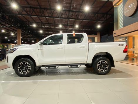 Toyota Hilux CD 4x4 2.8 Diesel Mec.