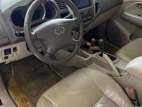 Toyota Hilux SW4 SRV D4-D 4x4 3.0 TDI Dies. Aut