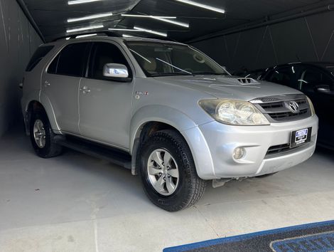 Toyota Hilux SW4 SRV D4-D 4x4 3.0 TDI Dies. Aut