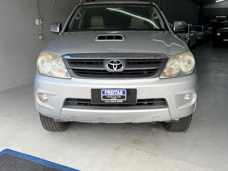 Toyota Hilux SW4 SRV D4-D 4x4 3.0 TDI Dies. Aut