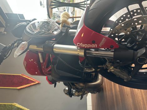 Ducati MONSTER 821
