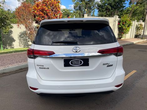 Toyota Hilux SW4 SRV 4x2 2.7 Flex 16V Aut.