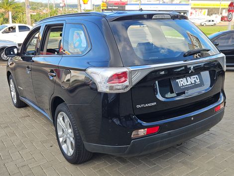Mitsubishi OUTLANDER 2.0 16V 160cv Aut.