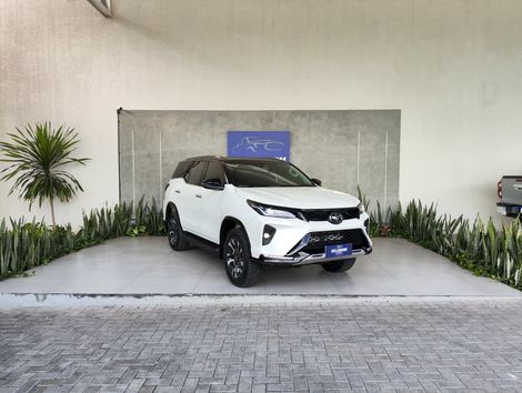 Toyota Hilux SW4 SRX Plat. 4x4 2.8 TB Die. Aut.