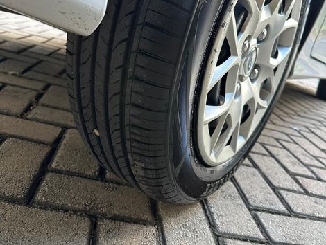 Ford Ka 1.5 SE/SE PLUS 16V Flex 5p