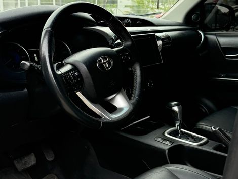 Toyota Hilux CD 4x4 2.8 Diesel Mec.