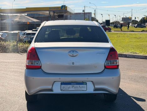 Toyota ETIOS X Plus Sedan 1.5 Flex 16V 4p Aut.