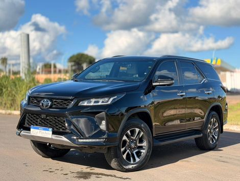 Toyota Hilux SW4 Diamond 2.8 TB 4x4 Die. Aut.