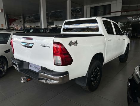 Toyota Hilux CD 4x4 2.8 Diesel Mec.