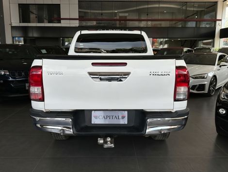 Toyota Hilux CD 4x4 2.8 Diesel Mec.