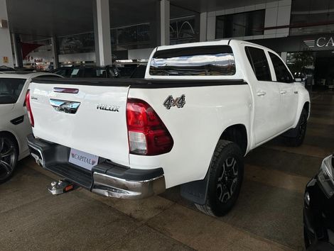 Toyota Hilux CD 4x4 2.8 Diesel Mec.