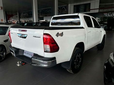 Toyota Hilux CD 4x4 2.8 Diesel Mec.
