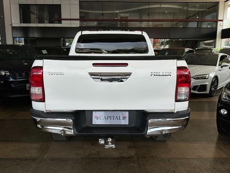 Toyota Hilux CD 4x4 2.8 Diesel Mec.