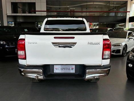 Toyota Hilux CD 4x4 2.8 Diesel Mec.