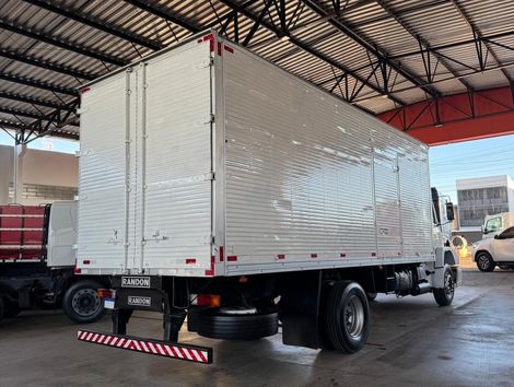MERCEDES-BENZ L-1318 2p (diesel)