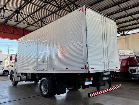 MERCEDES-BENZ L-1318 2p (diesel)