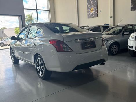 Nissan VERSA SL 1.6 16V FlexStart 4p Aut.