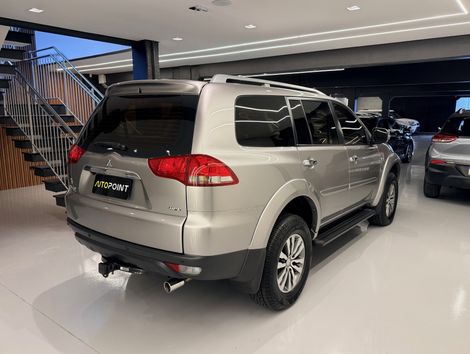 Mitsubishi Pajero HPE 3.5 4x4 Flex 5p Aut.