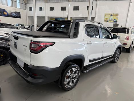 Fiat Strada Volcano 1.3 Flex 8V CD