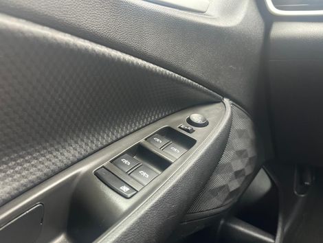 Chevrolet ONIX SEDAN Plus LT 1.0 12V Flex 4p Mec.