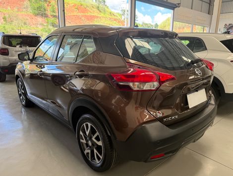 Nissan KICKS SV 1.6 16V FlexStar 5p Aut.