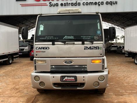 FORD CARGO 2428 E T 3-Eixos 2p (diesel)