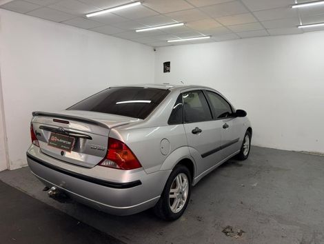 Ford Focus Sedan 2.0 16V/2.0 16V Flex 4p