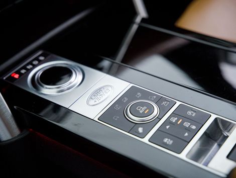 Land Rover Discovery HSE 3.0 V6 4x4 TD6 Diesel Aut.