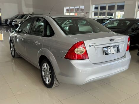 Ford Focus Sedan 2.0 16V/2.0 16V Flex 4p
