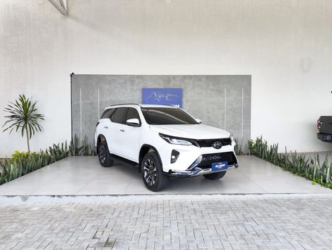 Toyota Hilux SW4 SRX Plat. 4x4 2.8 TB Die. Aut.