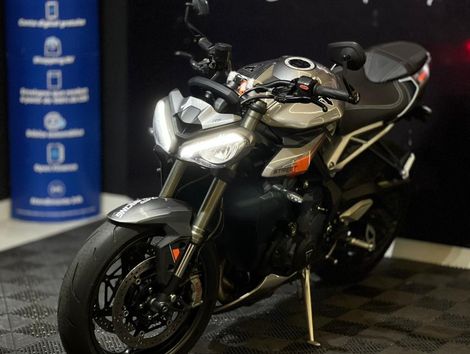 TRIUMPH STREET TRIPLE 765 RS