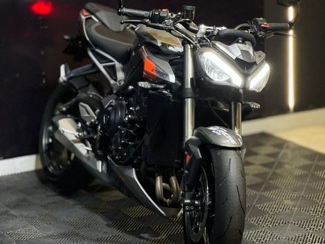 TRIUMPH STREET TRIPLE 765 RS