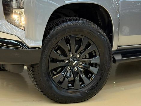 Mitsubishi L200 Triton Sport HPE-S 2.4 CD Dies. Aut