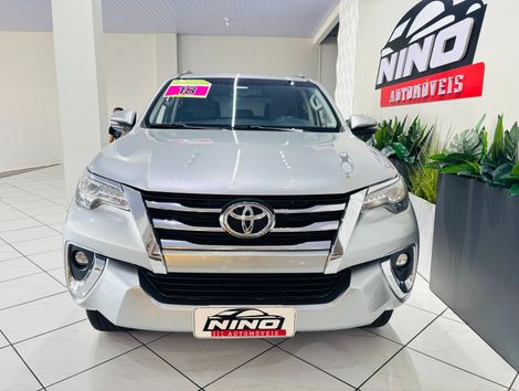 Toyota Hilux SW4 SRX 4x4 2.8 TDI 16V Dies. Aut.