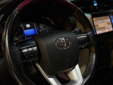 Toyota Hilux SW4 SR 4x2 2.7/ 2.7 Flex 16V Aut.