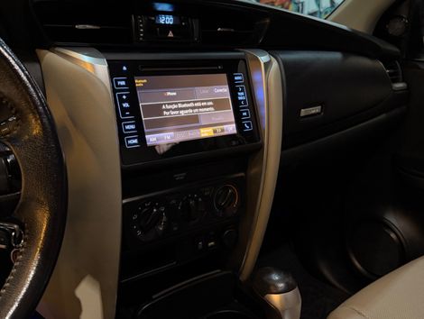 Toyota Hilux SW4 SR 4x2 2.7/ 2.7 Flex 16V Aut.