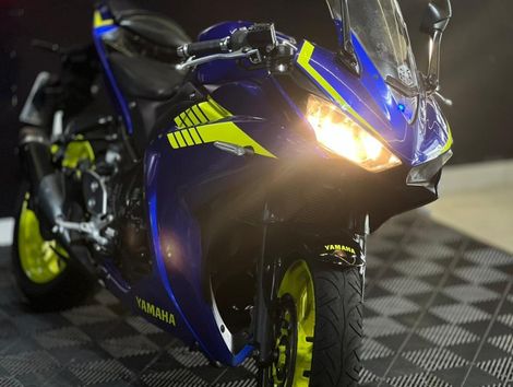 YAMAHA YZF R-3 321/ABS