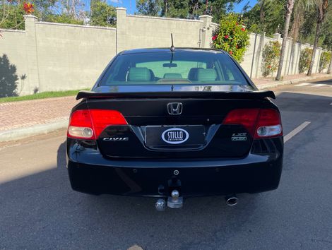 Honda Civic Sedan LXS 1.8/1.8 Flex 16V Aut. 4p