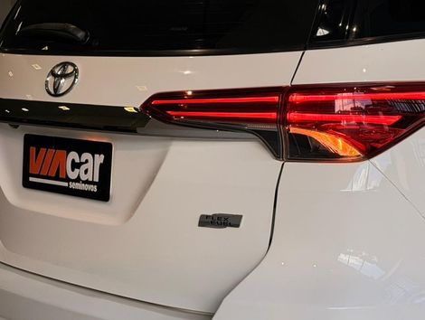 Toyota Hilux SW4 SR 4x2 2.7/ 2.7 Flex 16V Aut.