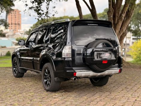 Mitsubishi Pajero HPE Full 3.2 4x4 T.I.Dies. 5p Aut