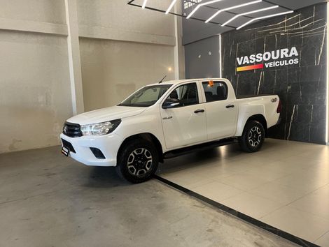 Toyota Hilux CD 4x4 2.8 Diesel Mec.