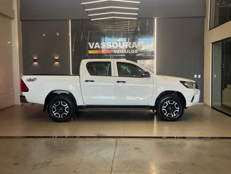Toyota Hilux CD 4x4 2.8 Diesel Mec.