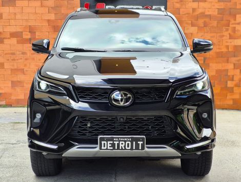 Toyota Hilux SW4 SRX Plat. 4x4 2.8 TB Die. Aut.