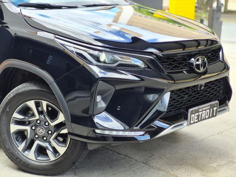 Toyota Hilux SW4 SRX Plat. 4x4 2.8 TB Die. Aut.