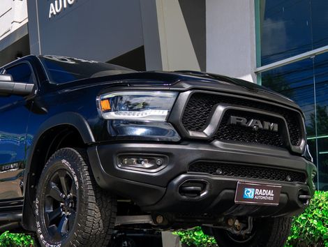 RAM 1500 REBEL 5.7 HEMI CD V8 4x4 Aut.